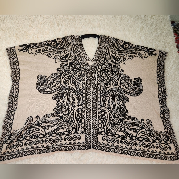 Flying Tomato Poncho Size M/L - Picture 3 of 9